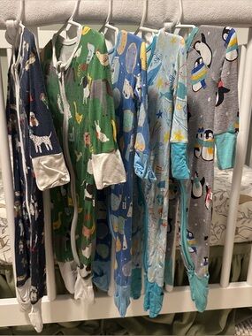 Little Sleepies zippy lot Set of 5